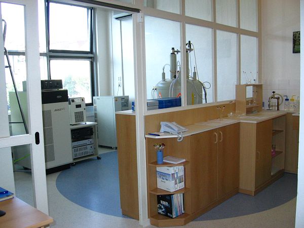 Bruker DPX 300