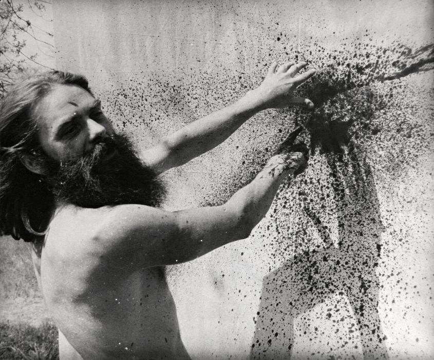 Exploze a její stopa č. 10 Brno 1973, foto J.Dobrovolny sbírka MU Olomouc Obrázek:Exploze a její stopa č. 10 Brno 1973, foto J.Dobrovolny sbírka MU Olomouc